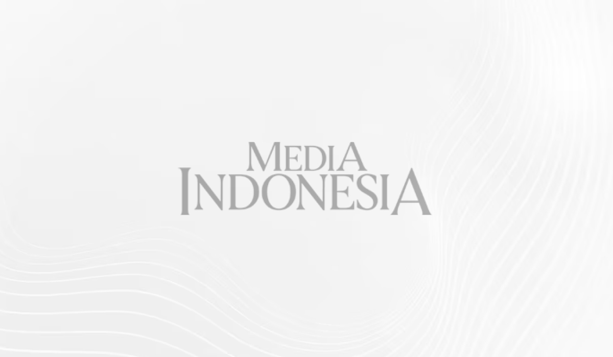 Jaksa Agung Pidana Khusus (Jampidsus) Arminsyah memberikan keterangan kepada wartawan terkait ketidakhadiran mantan Ketua DPR Setya Novanto saat ditemui di Gedung Bundar Kejaksaan Agung, Jakarta, Rabu (13/1).